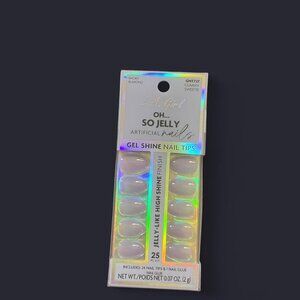 Lilac gel shine artificial nail tips